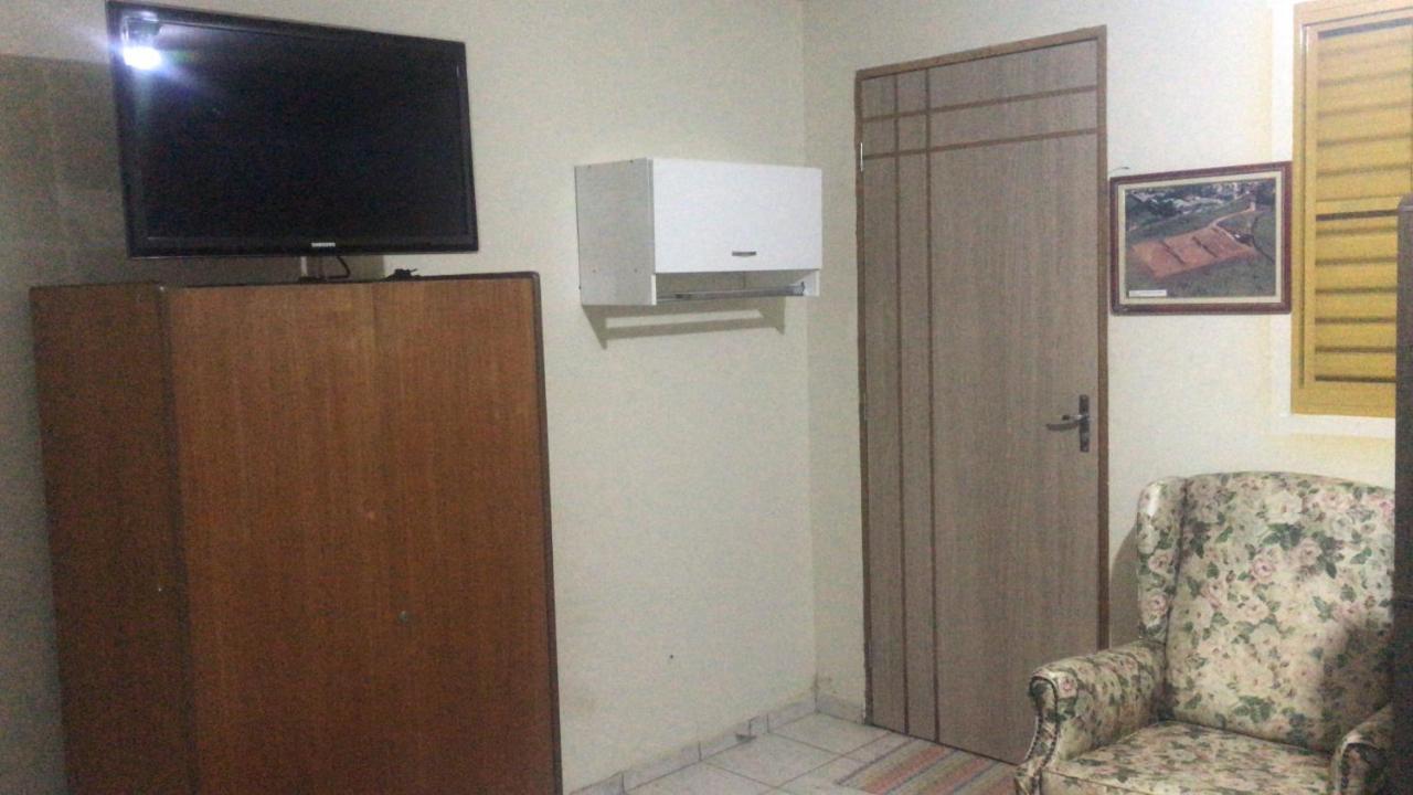 Hostel Office- Hospedagem Climatizada Quartos E Apartamentos Privativos Эстрема Экстерьер фото